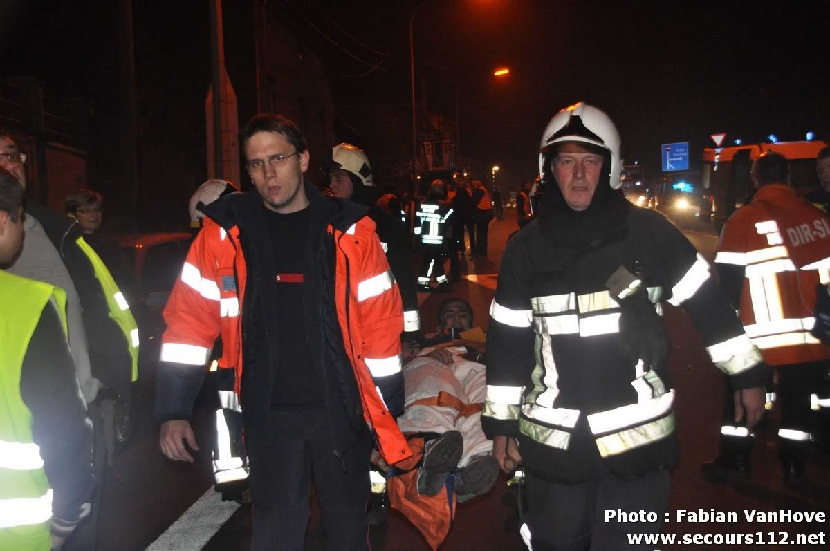 NYF911 - BEAUMONT : EXERCICE CATASTROPHE : 60 jeunes intoxiqués à l’internat (23/11/2011 + photos) Tn_DSC_0577_tn