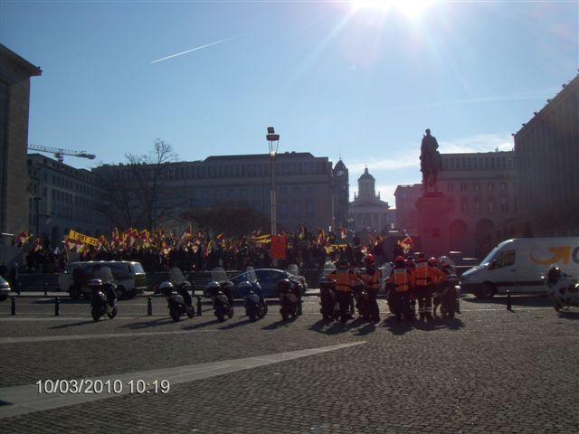 Manifestations à Bruxelles + photos - Page 2 HPIM7925