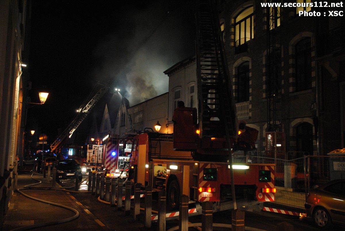 Gros incendie à Saint-Gilles, le plan catastrophe a été déclenché 2013-11-29 + photos Th_DSC_0628_tn