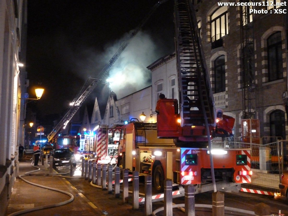 Gros incendie à Saint-Gilles, le plan catastrophe a été déclenché 2013-11-29 + photos Th_P1040436_tn