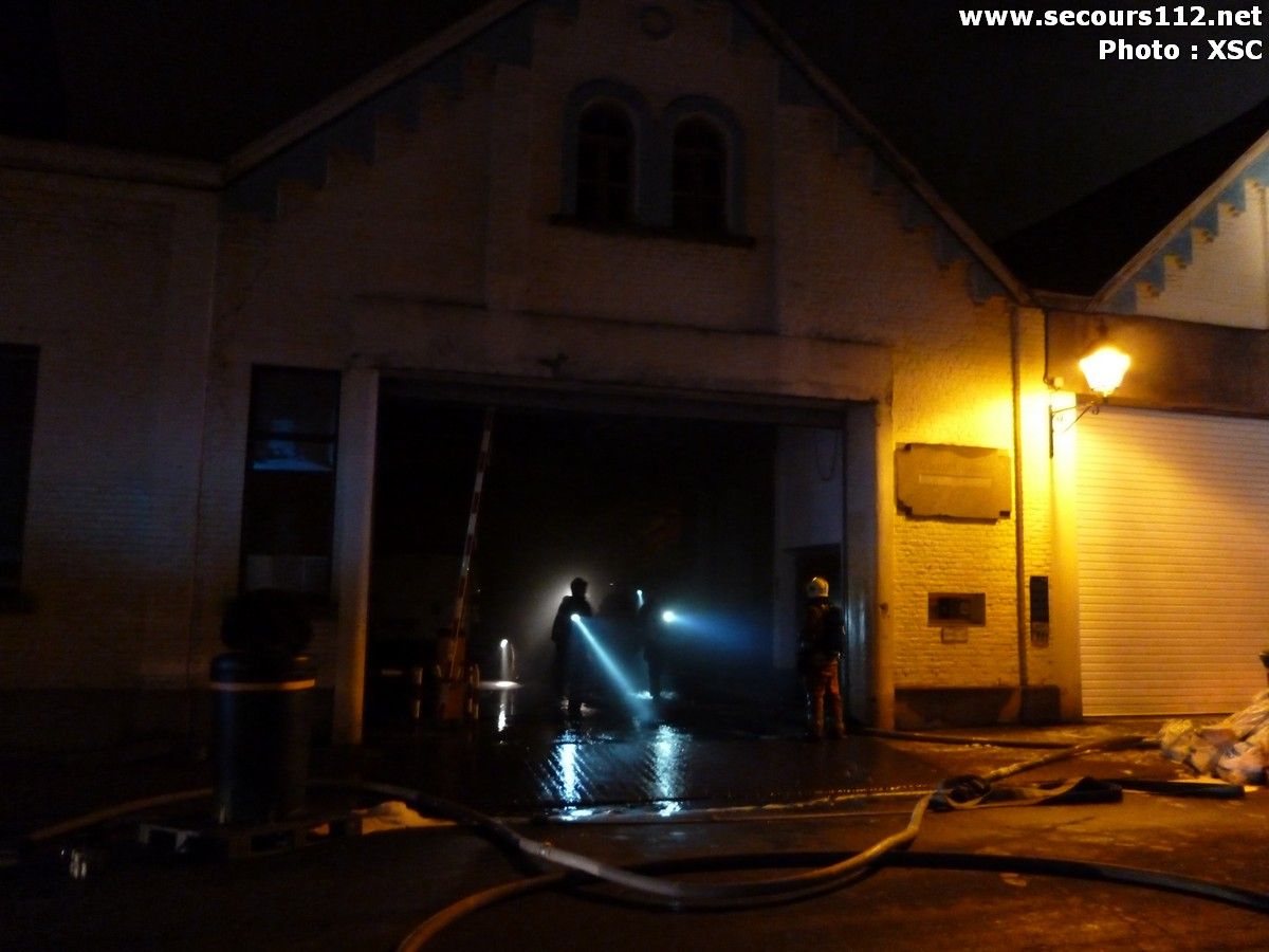 Gros incendie à Saint-Gilles, le plan catastrophe a été déclenché 2013-11-29 + photos Th_P1040516_tn