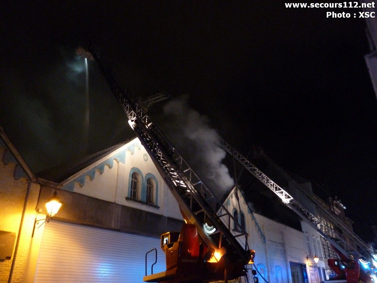 Gros incendie à Saint-Gilles, le plan catastrophe a été déclenché 2013-11-29 + photos Th_P1040581_tn