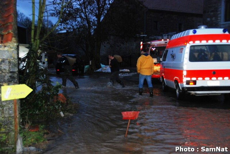 Alertes de crue sud du pays . Risques d'inondations (janvier 2011 + photos) Biesme7janvier6_tn