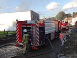 Beersel: incendie dans un hangar, plan urgence déclenché (15/09/2017 + photos) Th_DSC02811_tn
