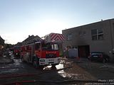 Beersel: incendie dans un hangar, plan urgence déclenché (15/09/2017 + photos) Th_DSC02817_tn