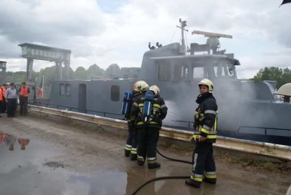 Ittre : Démo feu de bateau par les pompiers de Tubize Tubize13