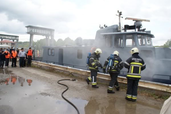 Ittre : Démo feu de bateau par les pompiers de Tubize Tubize14