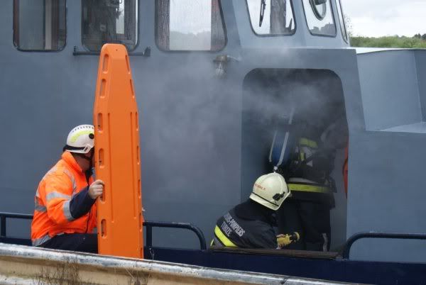 Ittre : Démo feu de bateau par les pompiers de Tubize Tubize16