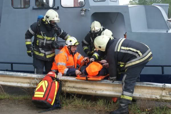 Ittre : Démo feu de bateau par les pompiers de Tubize Tubize26