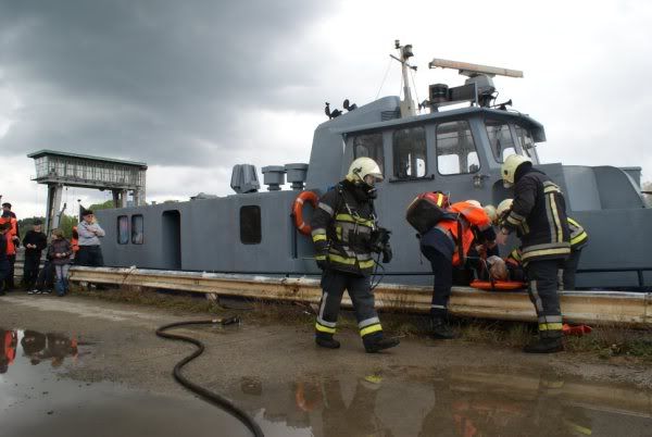 Ittre : Démo feu de bateau par les pompiers de Tubize Tubize28