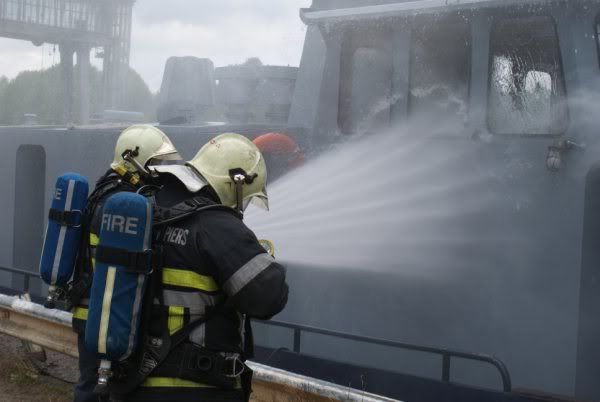 Ittre : Démo feu de bateau par les pompiers de Tubize Tubize9