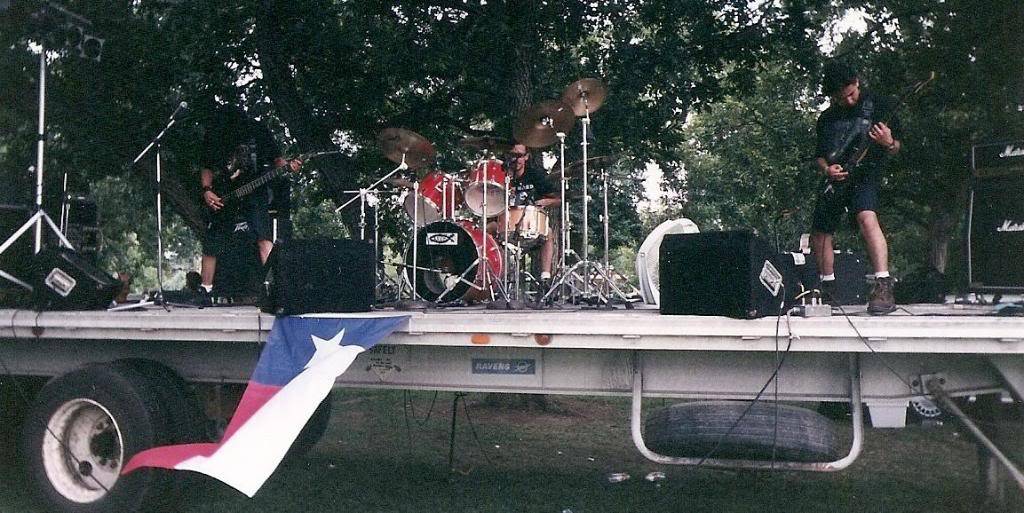 Band photos, posters and concert flyers, etc. Tabernaculo