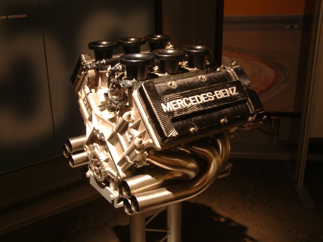 La historia de nuestro modelo Mercedes-C-class-DTM-engine