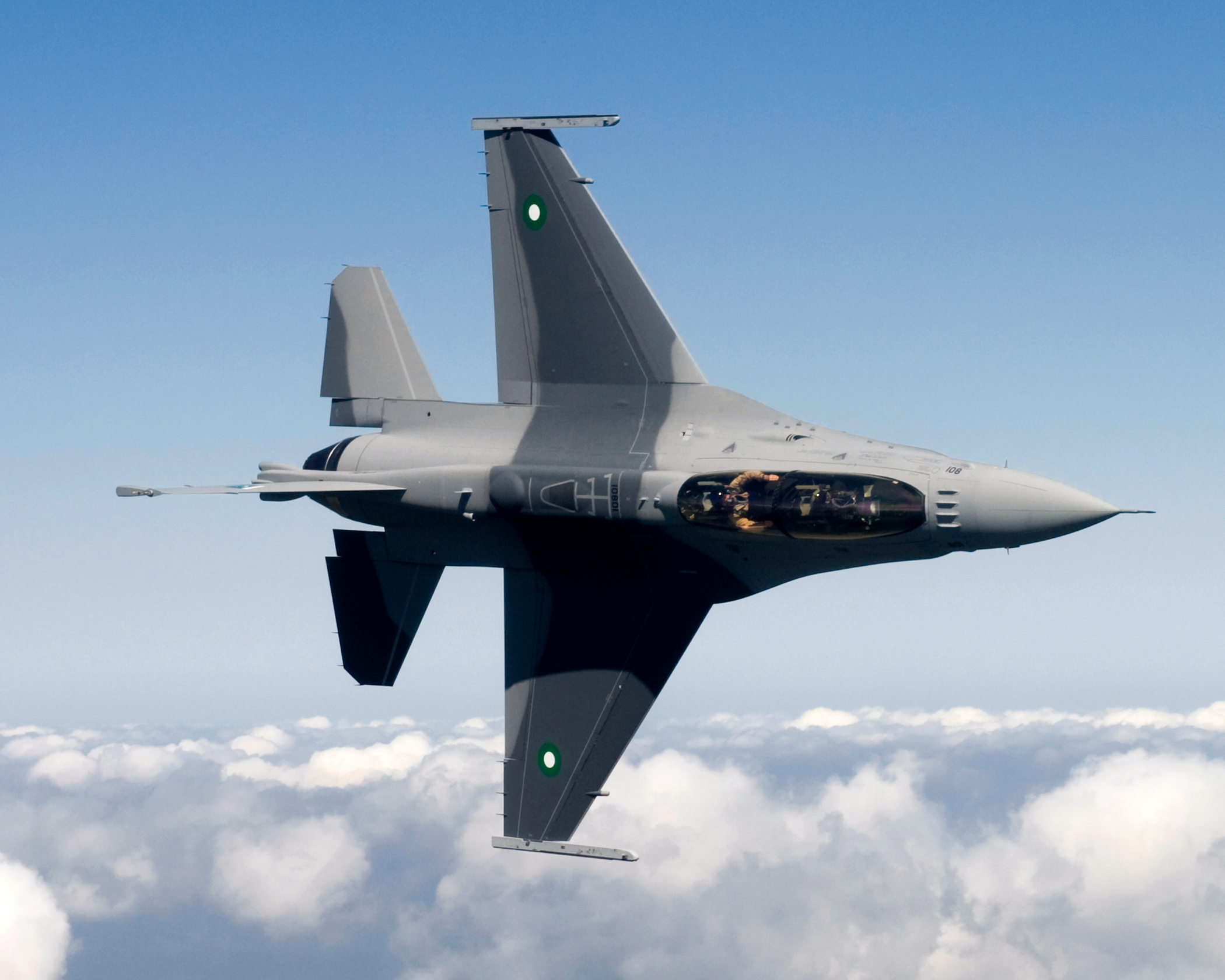 SAAB ofrece 100% de transferencia de tecnología F-16.two