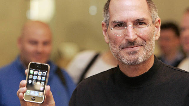 El cáncer impulso a Steve Jobs a crear el iPhone y el iPad, dice su biógrafo 111006122740-steve-jobs-ipod-touch-story-top