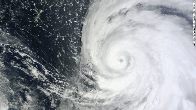  Space Weather Forecasts - EL MAS COMPLETO SEGUIMIENTO del ESTADO del SOL , la MAGNETOSFERA , SUCESOS ASTRONÓMICOS Y ANOMALÍAS CLIMÁTICAS . - Página 26 120826075046-typhoon-bolaven-story-top