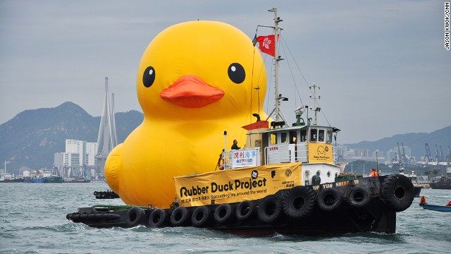 OOC Hongerspelen Topic - Pagina 16 130502153414-rubber-duck-in-hong-kong-4-horizontal-gallery