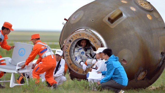 LAUNCH OF SPACECRAFTS : The Keshe Foundation’s Roadmap of 2014 being implemented 130627004212-china-shenzhou-10-landing-3-horizontal-gallery