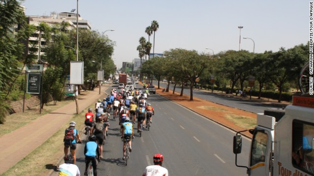 	أصعب سباق للدراجات في العالم ! 140114172234-the-tour-dafrique-convoy-into-nairobi---photo-by-catharina-robbertze-horizontal-gallery