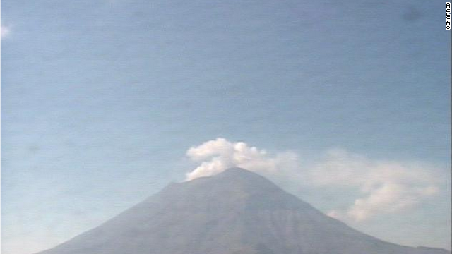 El volcán Popocatépetl, en México, registra 166 exhalaciones en las últimas 24 horas 140413164738-popocatepl-volcano-mexico-story-top