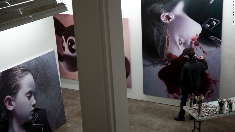 صور لن تصدق أنها مرسومة باليد 140923152615-photo-realism-helnwein-studio-horizontal-large-gallery