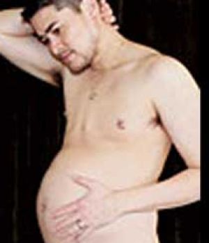 URGENTE-.......URGENTE DRA FERNANDA El-transexual-thomas-beatie-hombre-embarazado-300x350