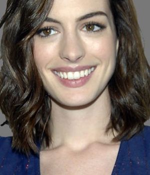 Alexandra "Alex" Denisof / Anne Hathaway Anne-hathaway-300x350