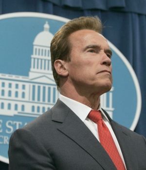 Arnold Schwarzenegger Arnold-schwarzenegger-300x350