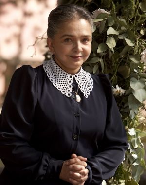 benita-300x380.jpg