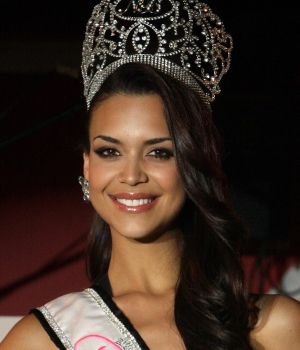 Elisa Nájera Miss México 2008 Elisa-najera-300x350