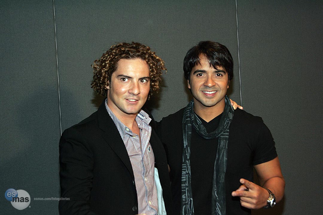 ¿Cuánto mide Luis Fonsi? - Estatura real: 1,71 - Real height _luis-fonsi-david-bisbal-02-eb85b802-4335-102e-bbac-0019b9d5c8df