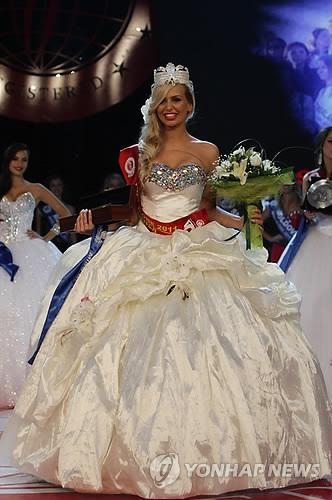 Miss Globe 2011 - Germany Won! - Page 2 20111102090051010