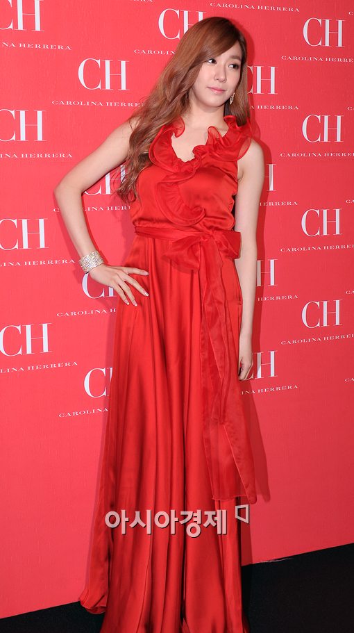 [PIC][31-10-2012]Tiffany xuất hiện tại sự kiện thời trang "Carolina Herrera" vào tối nay 20121031201015729