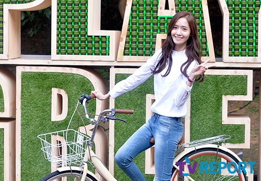 [PIC][27-09-2014]YoonA tham dự sự kiện “Innisfree PLAY GREEN Festival 2014” tại Seocho Culture & Arts Park vào chiều nay 20140927163312879