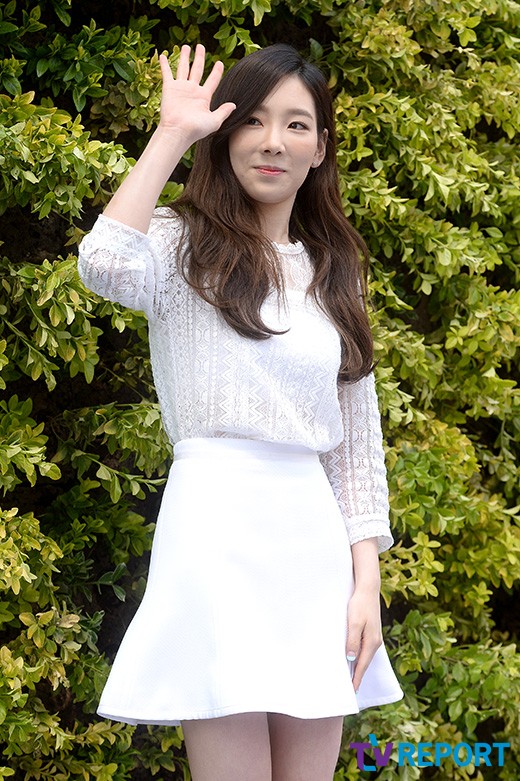 [PIC][23-04-2015]TaeYeon ghé thăm cửa hàng mỹ phẩm "NATURE REPUBLIC" ở Myeongdong vào trưa nay 20150423141125283