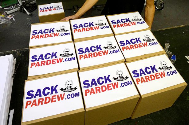 Newcastle vs Hull CIty Sack-Pardew-posters-NO-BYLINE