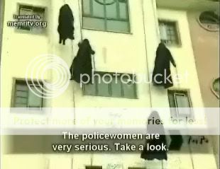 Les vidéos de l'internet IranianPolicewomen