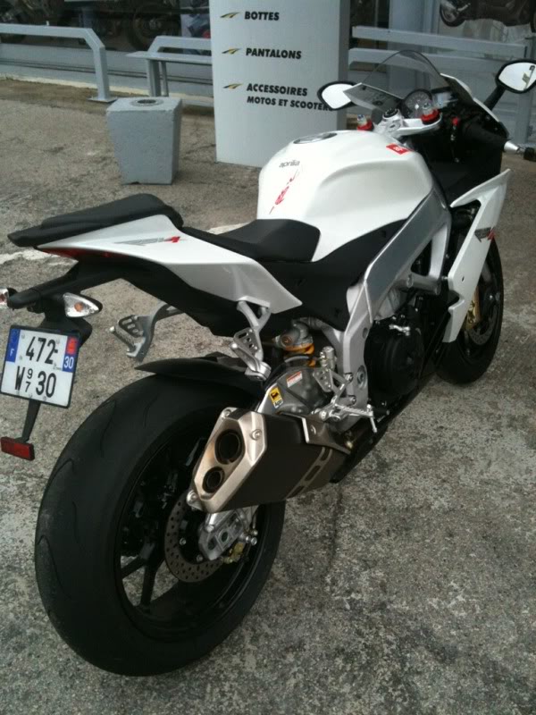 Aprilia RSV4R IMG_1407