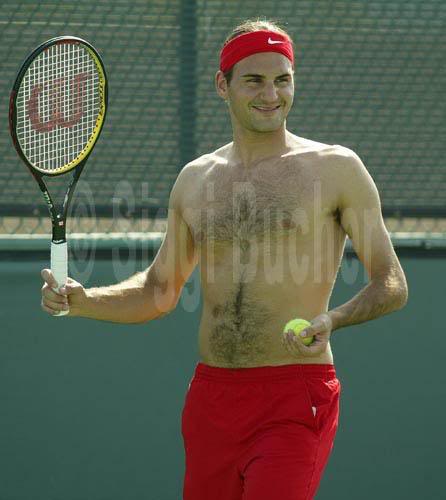 Roger sin camiseta - Página 2 Rogi-shirtless2