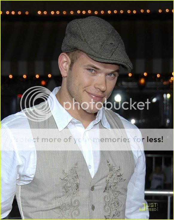 Kellan pics - Page 12 OMK-1