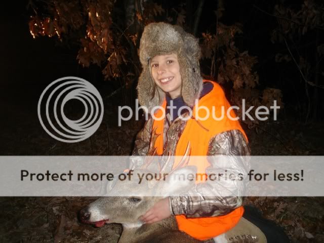 Haleys pulls the plug on her first buck / deer ! Haley1