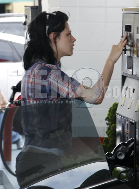 Kristen Stewart - Página 20 2s770v8