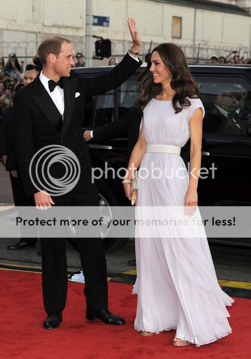 WILL & KATE'S GREAT NORTH AMERICAN ADVENTURE!!! - Page 3 110709_ap_prince_william_kate_bafta_arrival_02