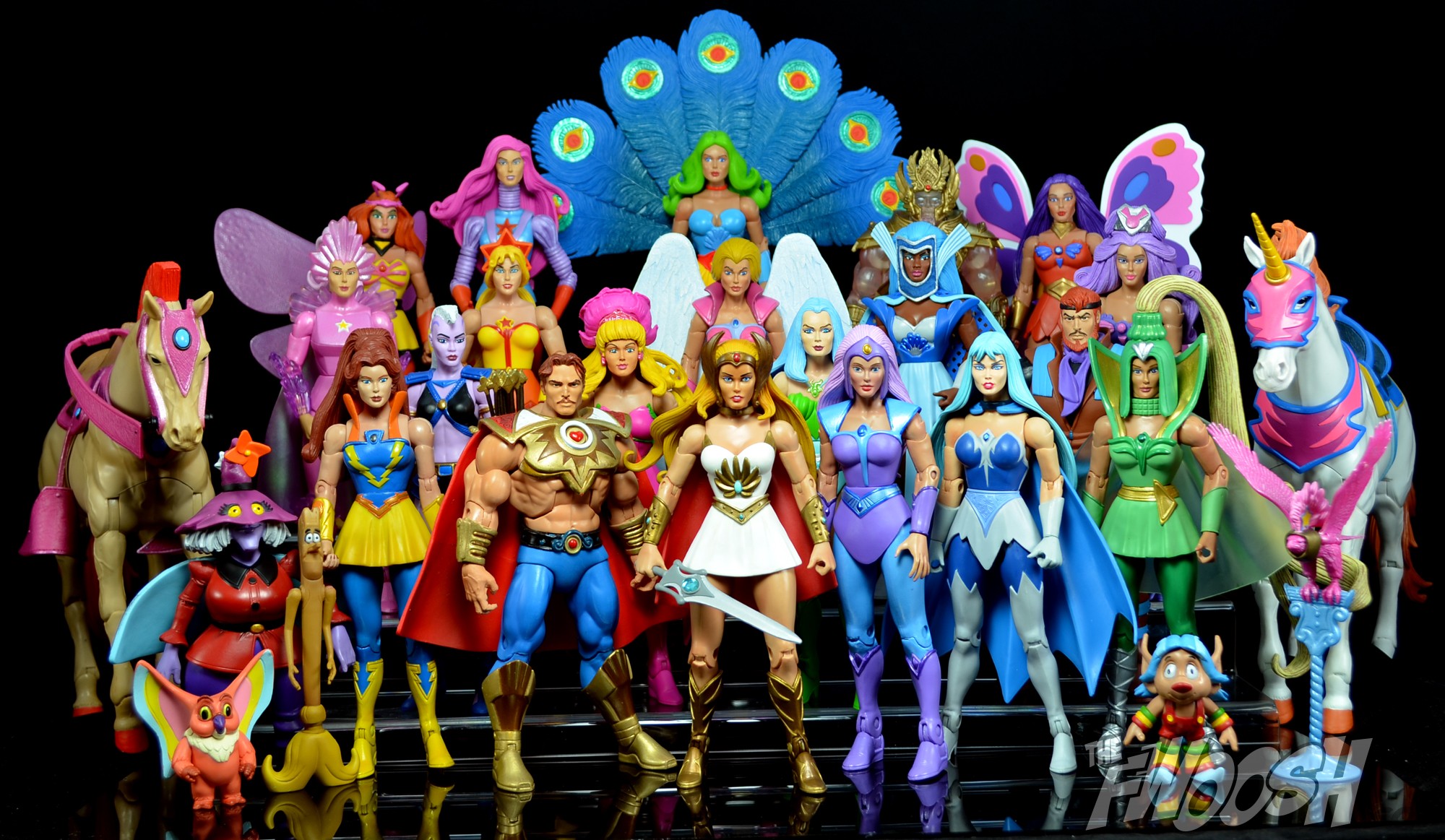 MOTU Classics : Photos/Vidéos du Net (mises en scène, customs, etc) Masters-of-the-Universe-Classics-Class-of-2015-Great-Rebellion