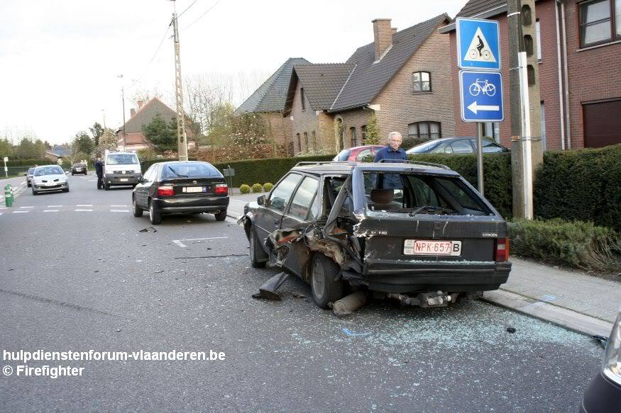 Dronken bestuurder veroorzaakt ravage op Legen Heirweg _MG_4772