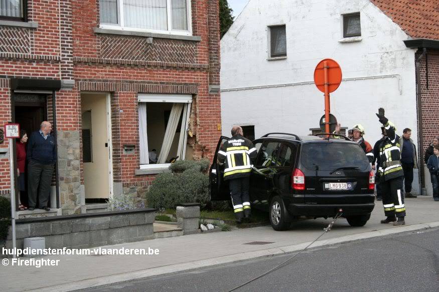 Dronken bestuurder veroorzaakt ravage op Legen Heirweg _MG_4843