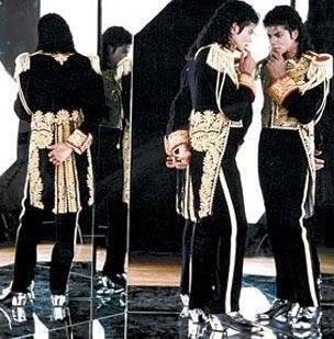 Pictures of MJ - Page 4 MichaelJacksonMirror