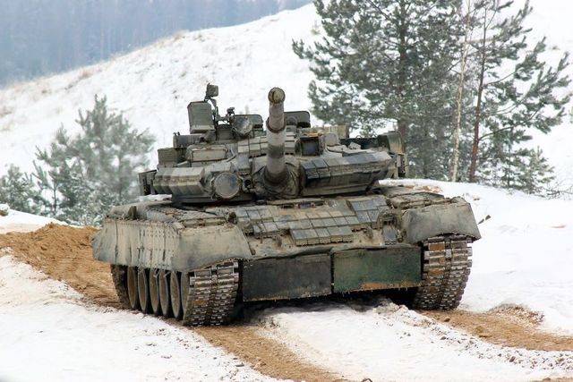 T 80, le dernier des Soviets T80%20BV%20amurskoy-oblasti-starshina-zaplatit-za-isporchennyy-tank_zpsszinjkaf