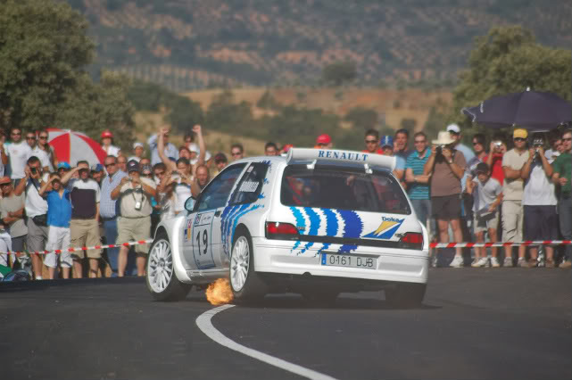 Fotos leyenda (Coches de calle, rallye, racing...) - Página 11 Clio-2