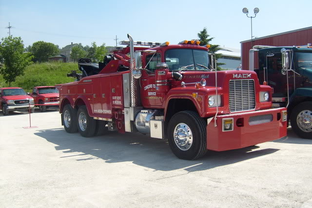 More tow trucks Towshow014